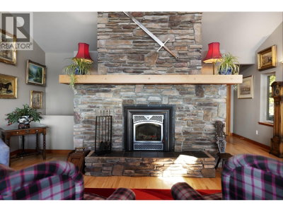 9987 WELCOME Wynd | Halfmoon Bay British Columbia | Slide Image Eight