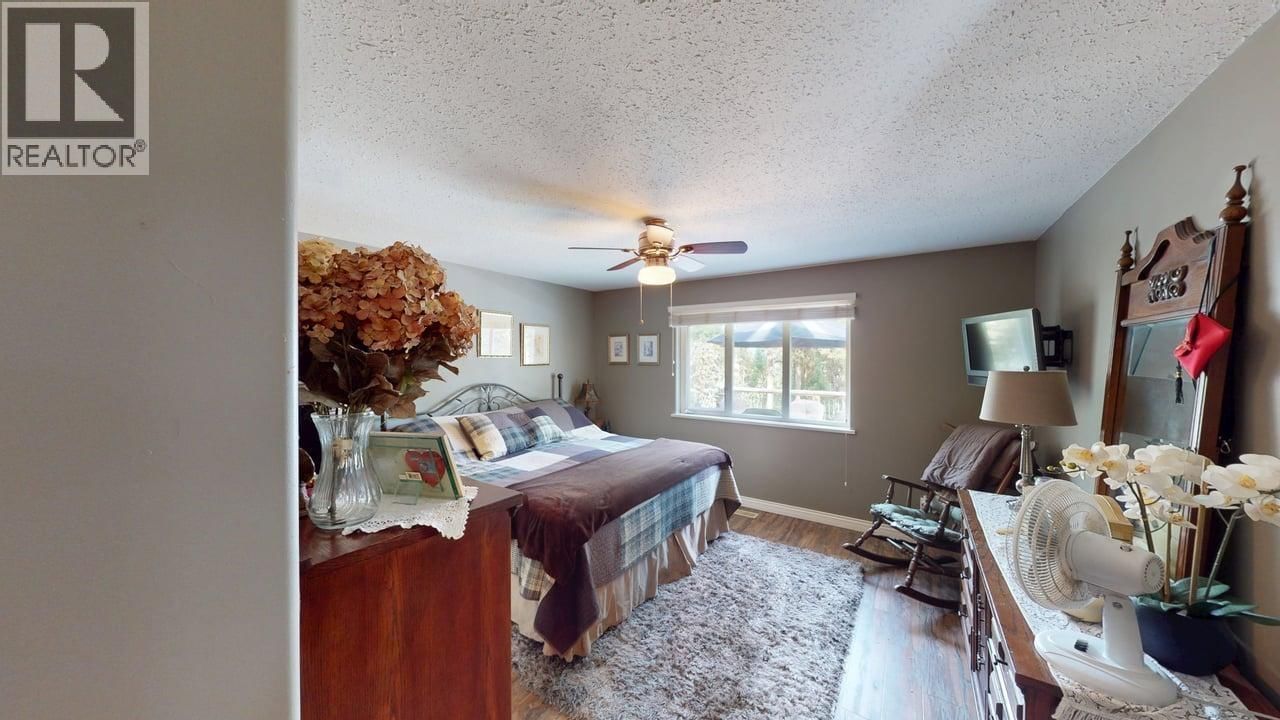 5270 MACKAY CRESCENT Image 20