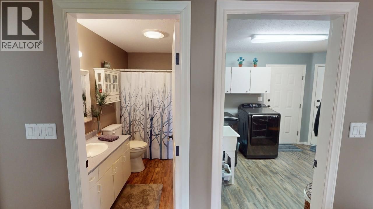 5270 MACKAY CRESCENT Image 24