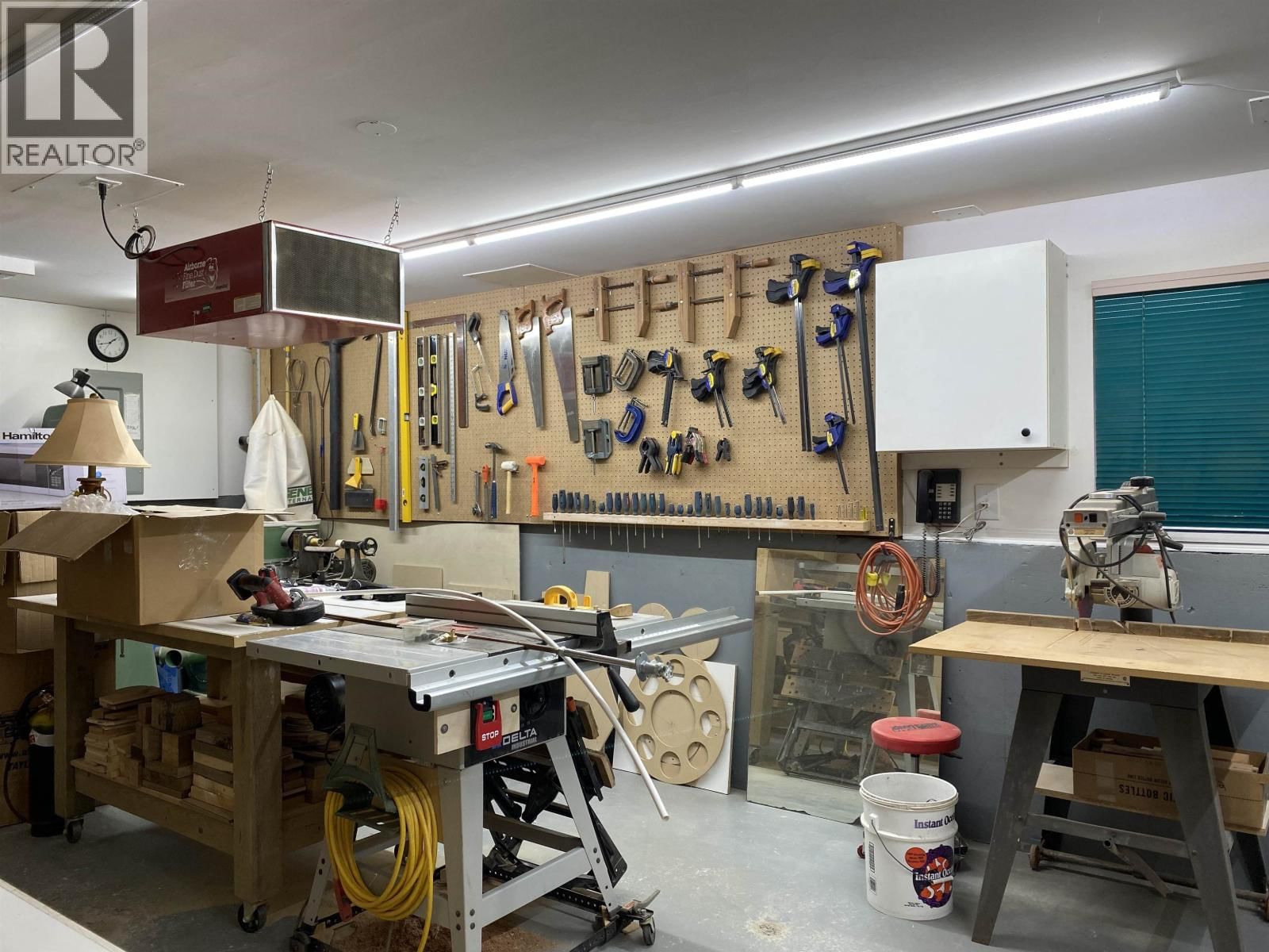 5270 MACKAY CRESCENT Image 34