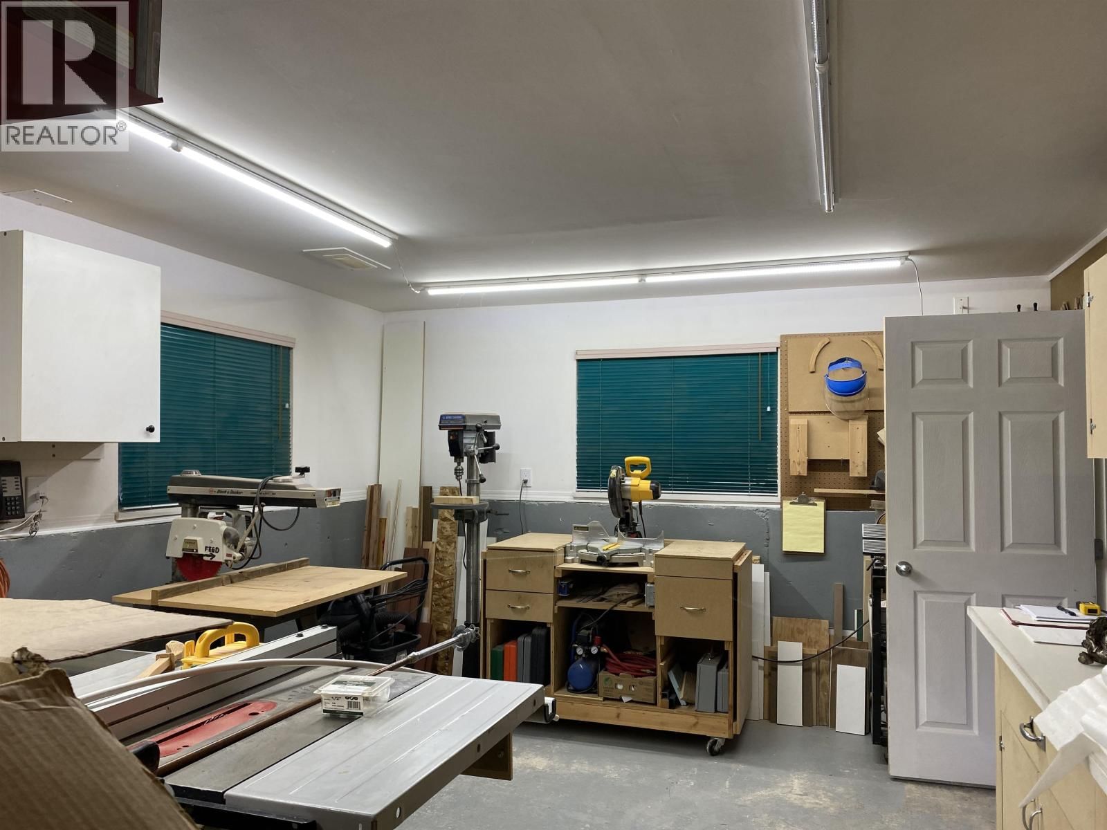 5270 MACKAY CRESCENT Image 35