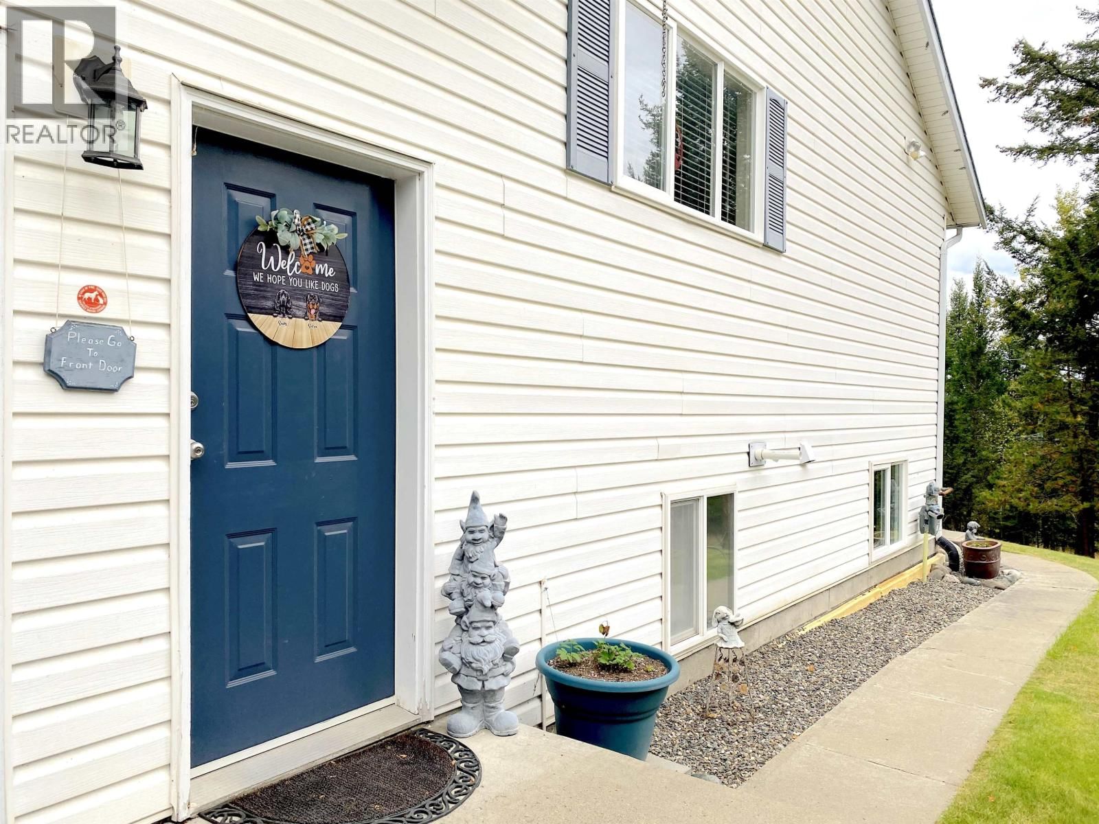 5270 MACKAY CRESCENT Image 37