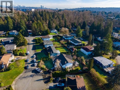 7158 CARDINAL Court | Burnaby British Columbia | Slide Image Fourteen