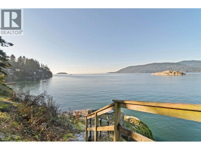 6648 MARINE Drive | West Vancouver British Columbia | Slide Image Twenty-three