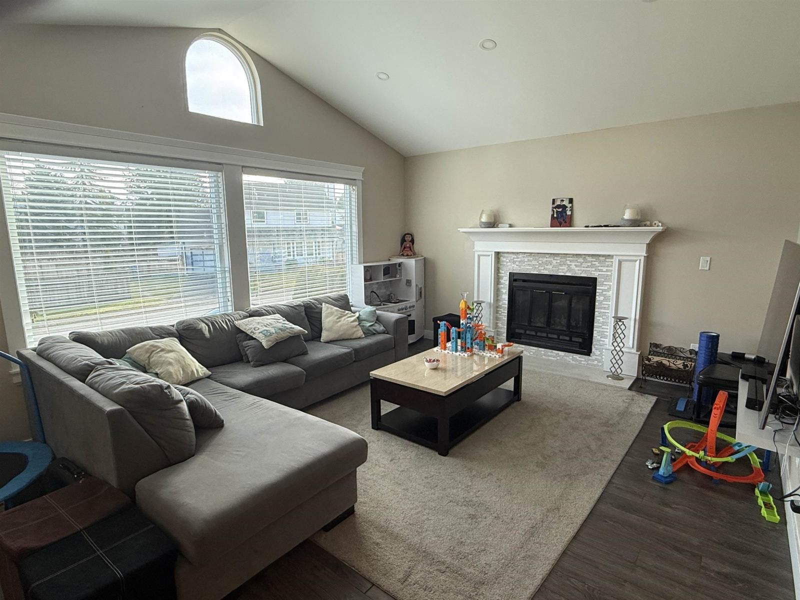 9043 155 STREET Image 2