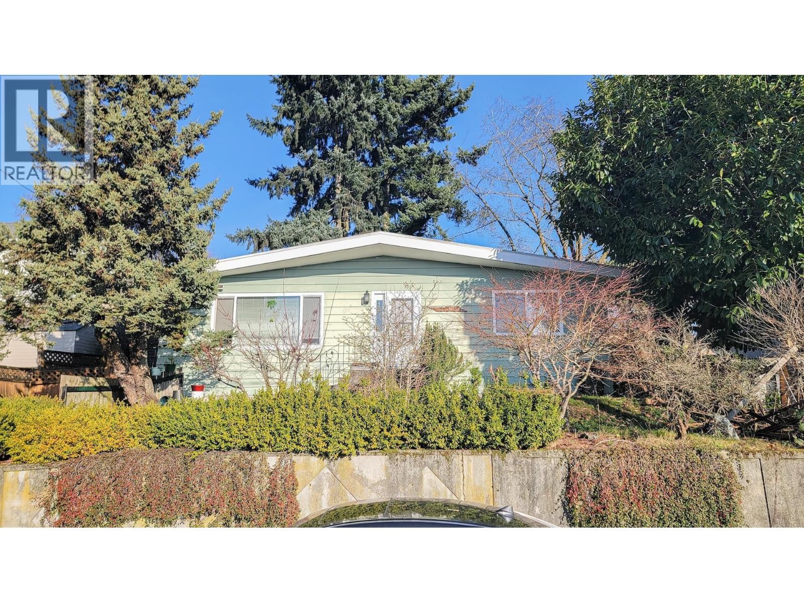 333 LOUELLEN Street, New Westminster, British Columbia V3M 4G6