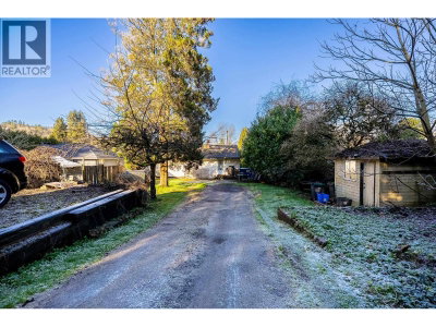 2217 CLARKE Street | Port Moody British Columbia | Slide Image Thirteen