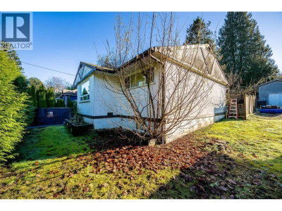 2217 CLARKE Street | Port Moody British Columbia | Slide Image Nine