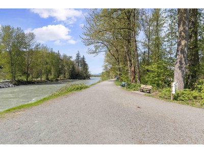 45511 CAMPUS Drive | Chilliwack British Columbia | Slide Image Twenty-four