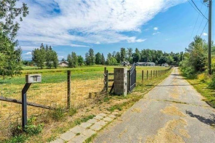 4102 LEFEUVRE Road Abbotsford British Columbia, V4X 1N8 - 3 Bedrooms Home For Sale