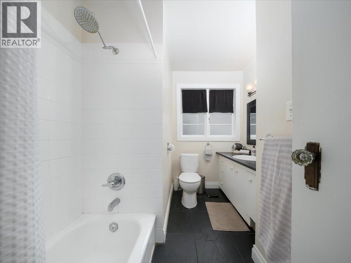 322 25TH STREET Image 13