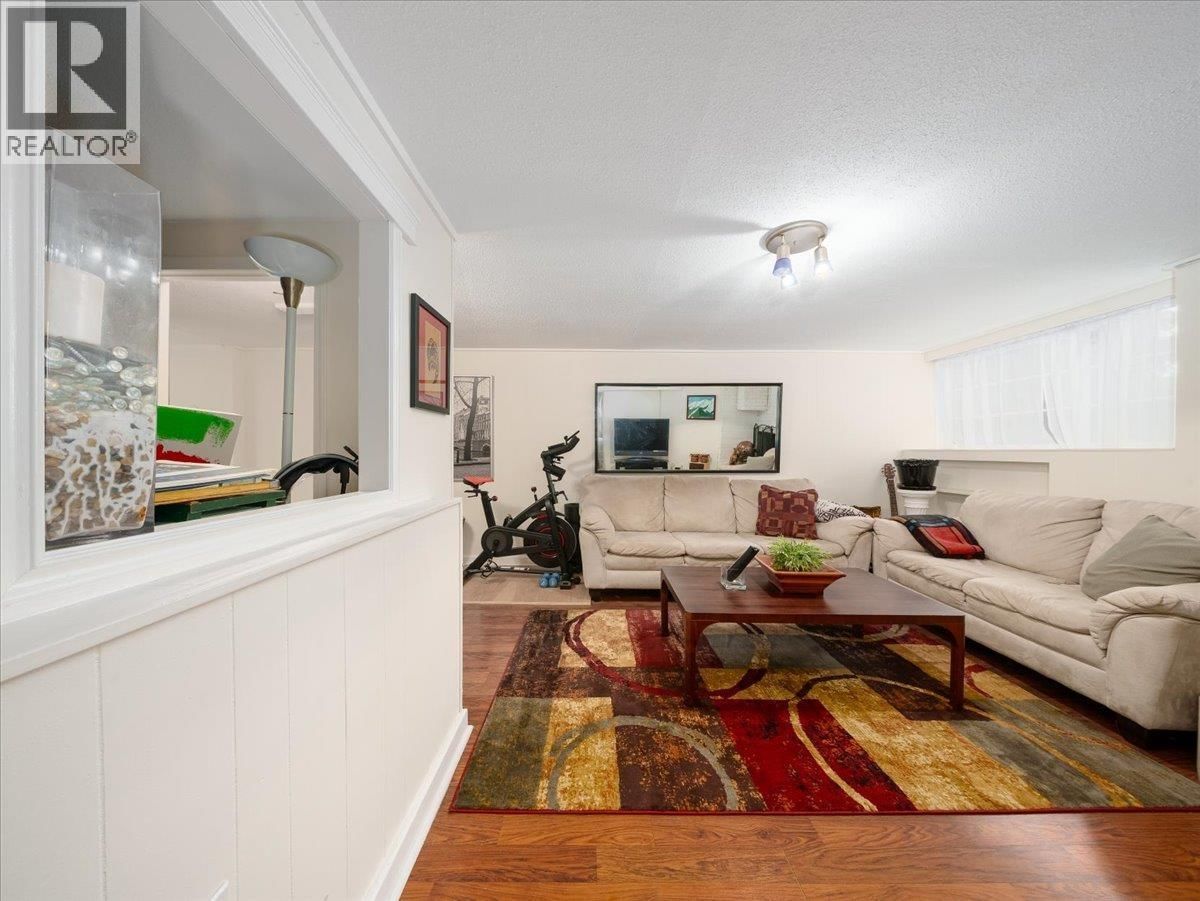 322 25TH STREET Image 16