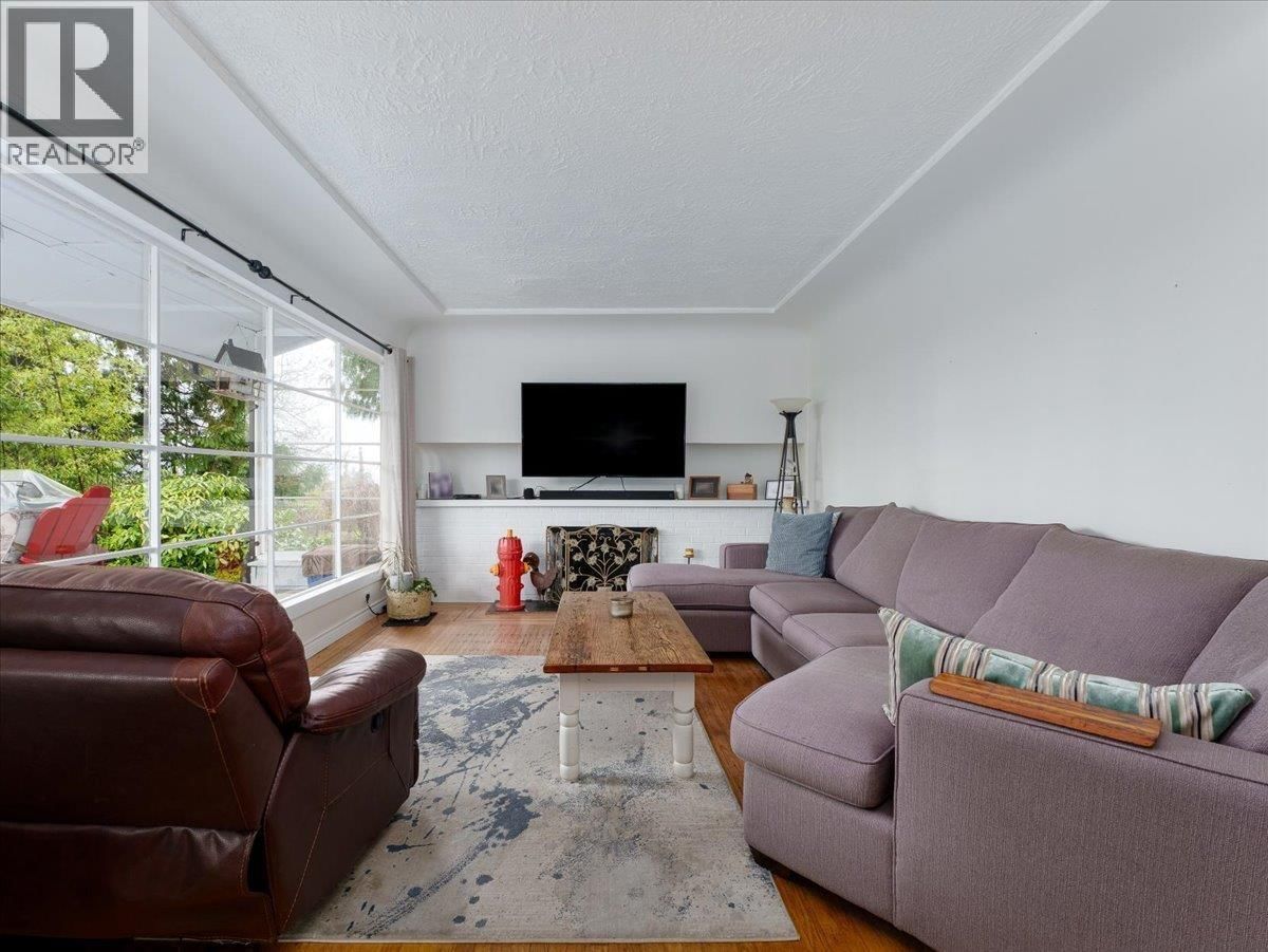 322 25TH STREET Image 4