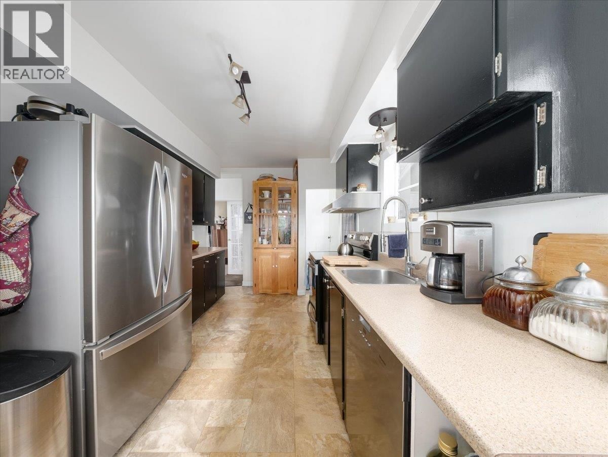 322 25TH STREET Image 8