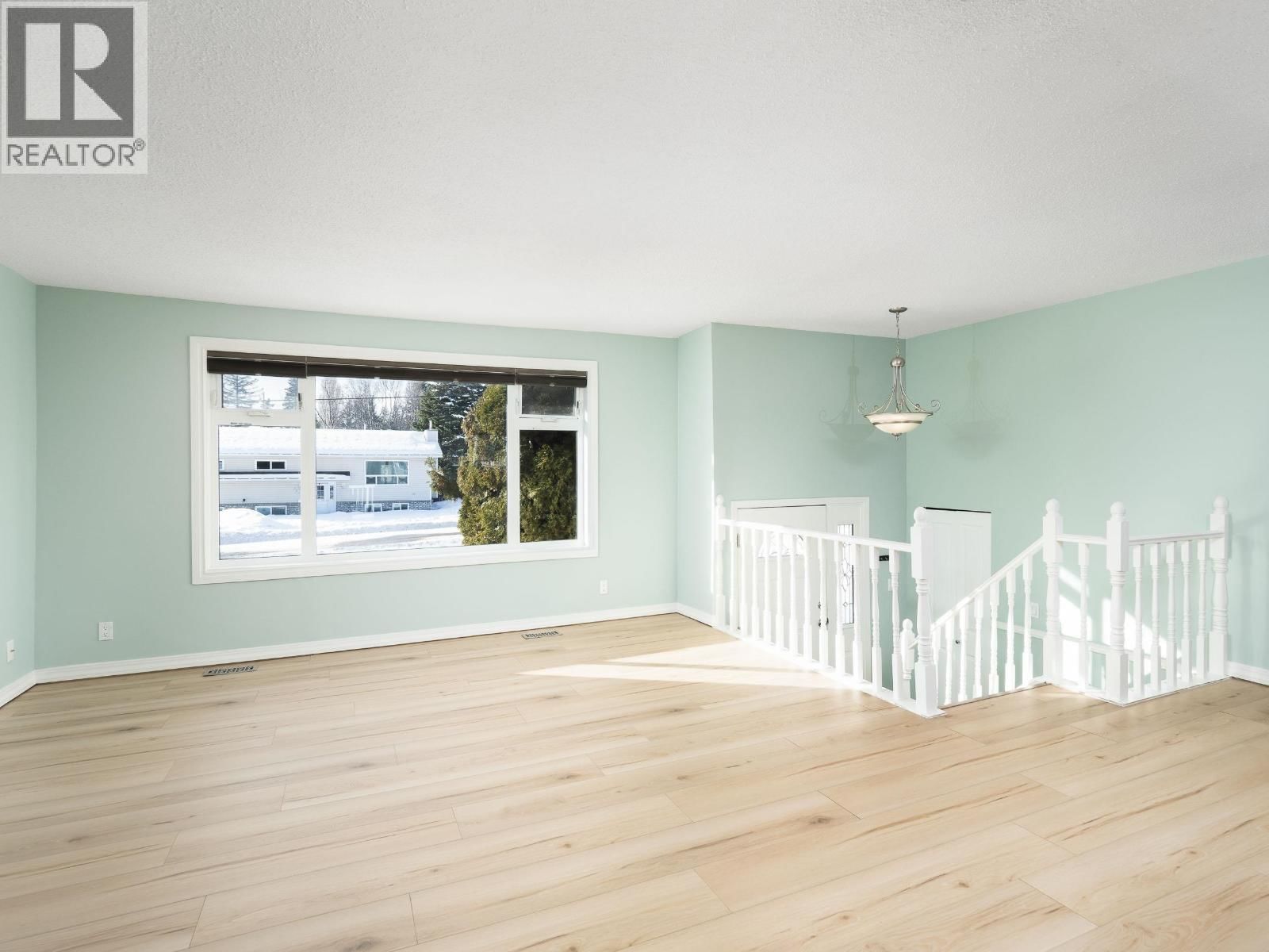 3054 POYNER CRESCENT Image 12