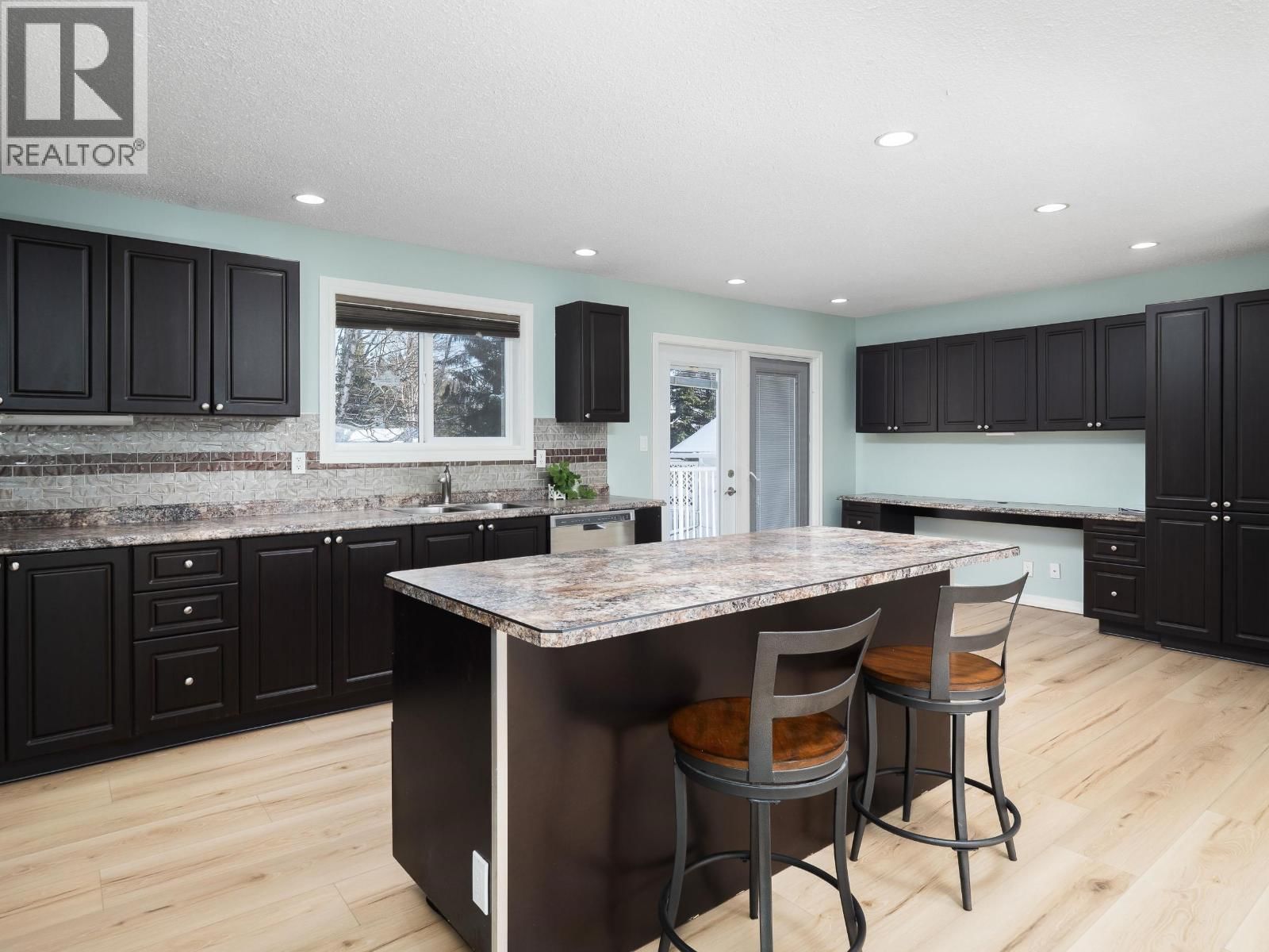 3054 POYNER CRESCENT Image 8