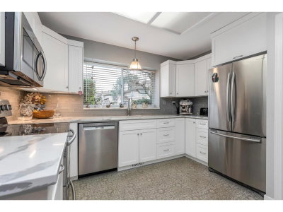 2023 WINFIELD Drive | Abbotsford British Columbia | Slide Image Six