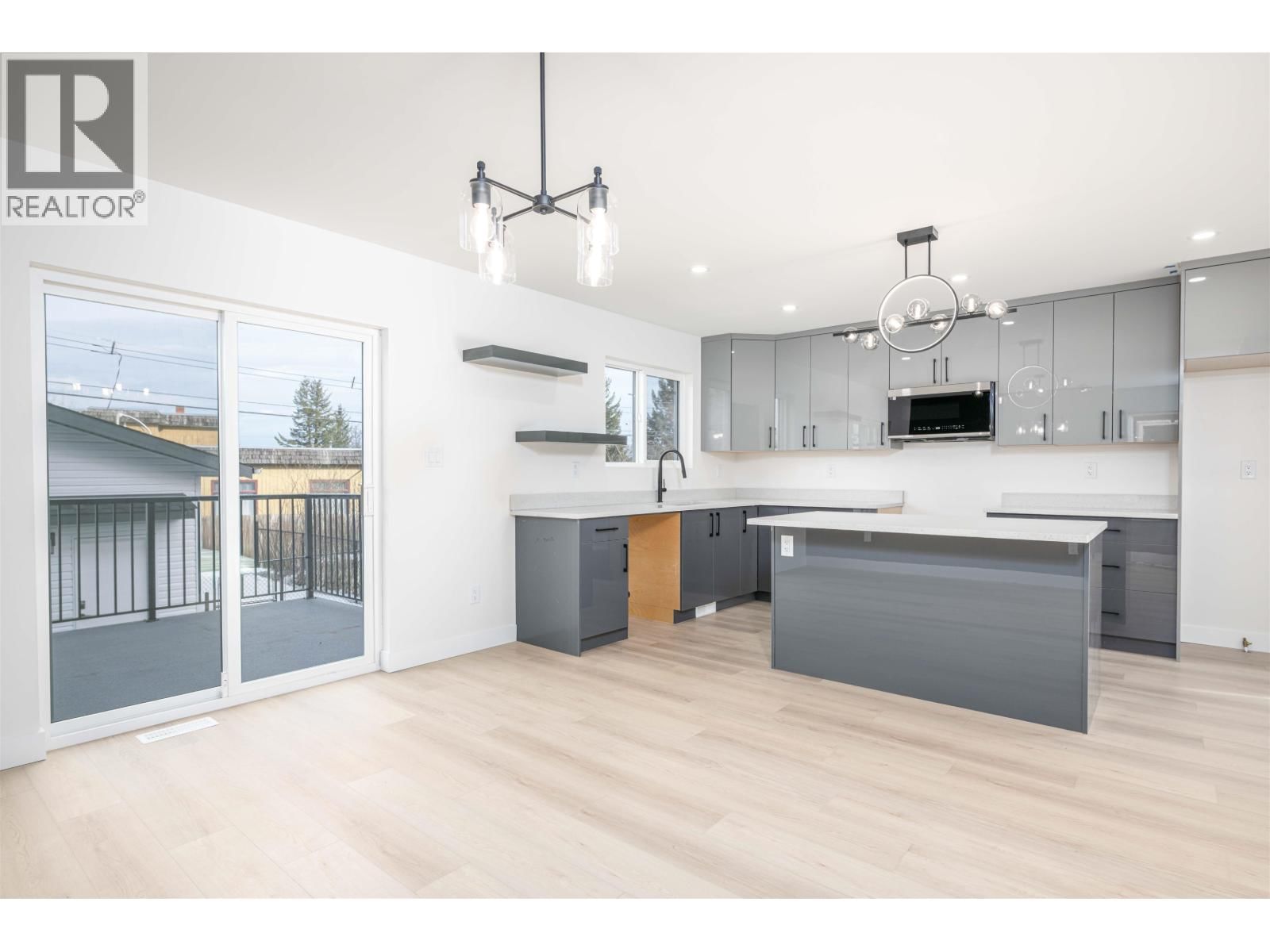 1980 12TH AVENUE Image 13