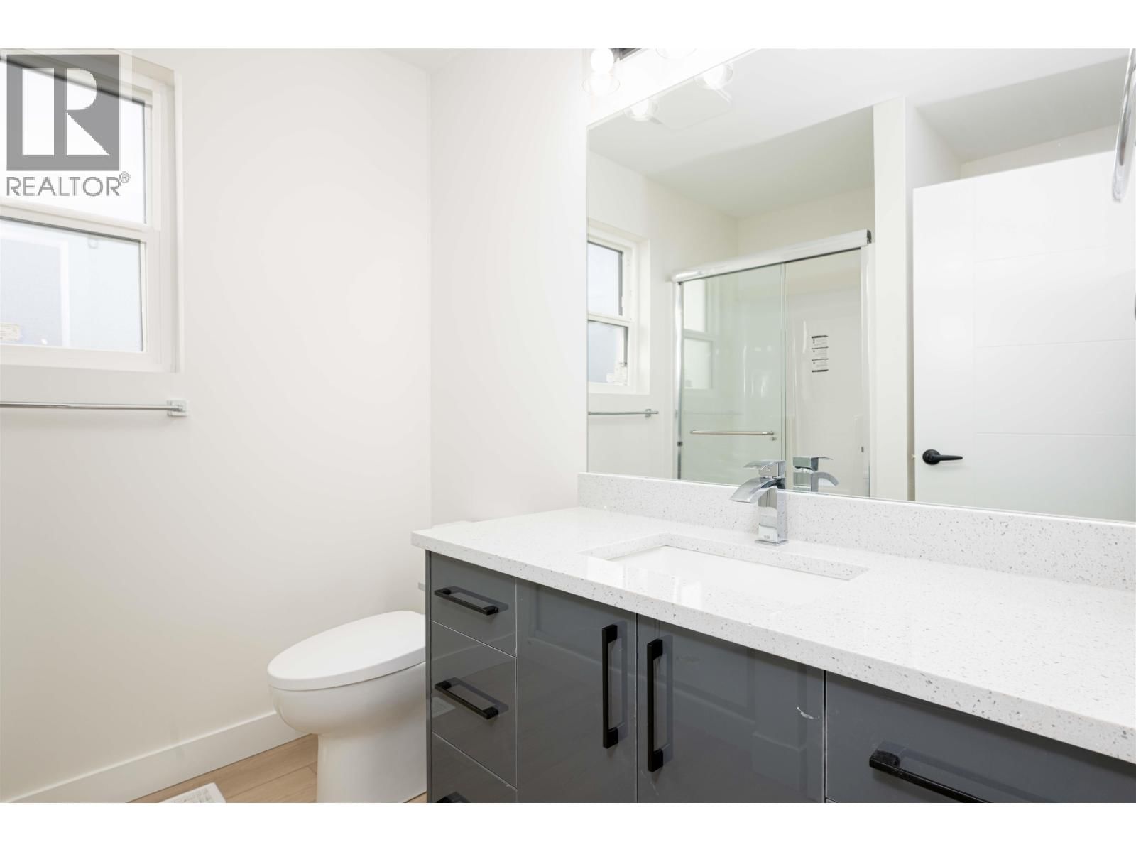 1980 12TH AVENUE Image 17