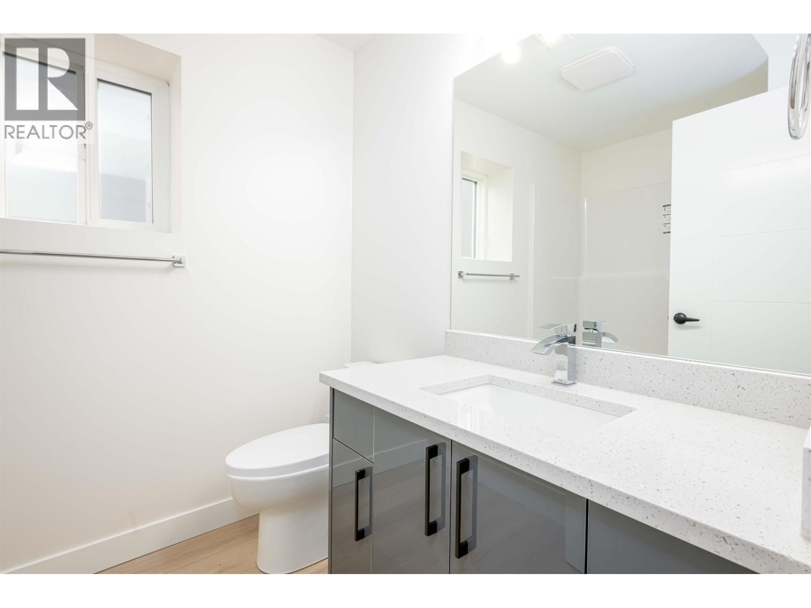 1980 12TH AVENUE Image 24