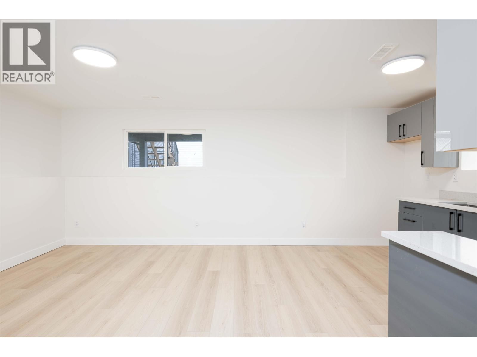 1980 12TH AVENUE Image 25