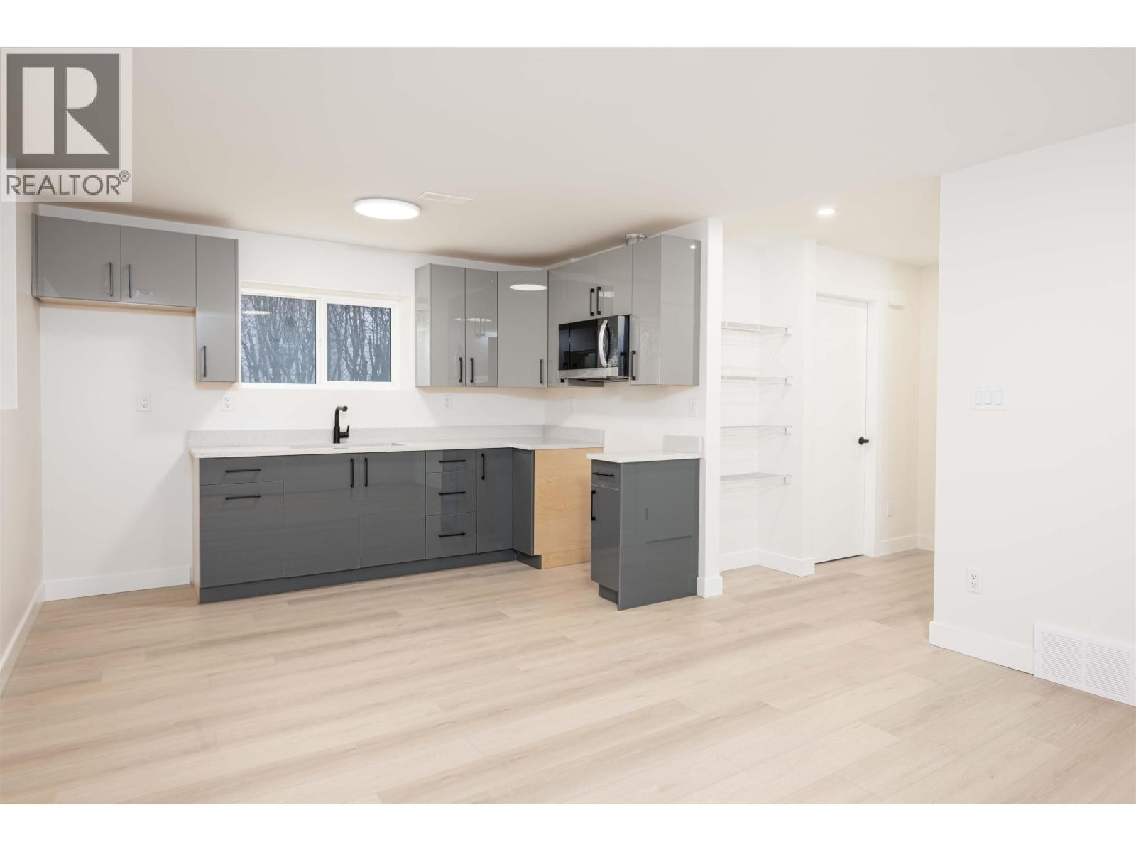 1980 12TH AVENUE Image 27