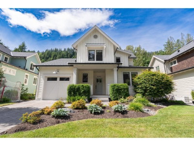 43318 CREEKSIDE Circle | Chilliwack British Columbia | Slide Image One