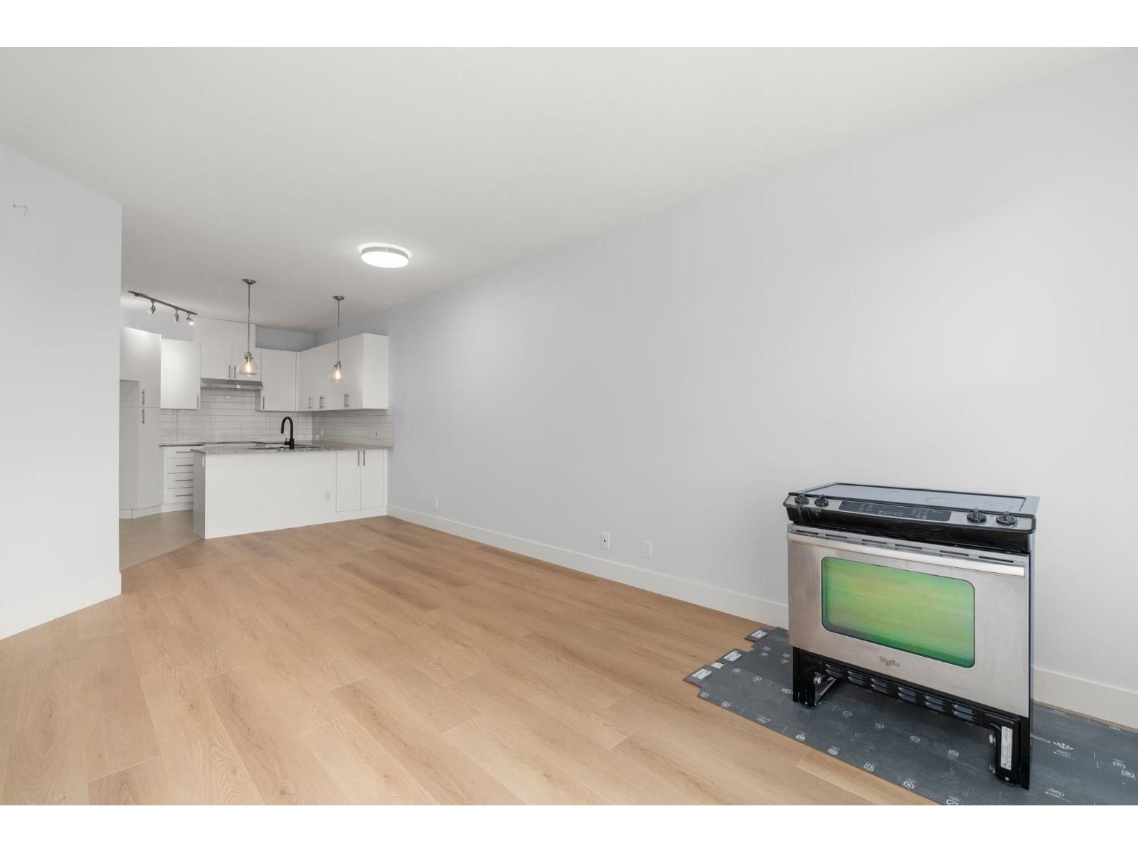 412 - 15956 86A AVENUE Image 15