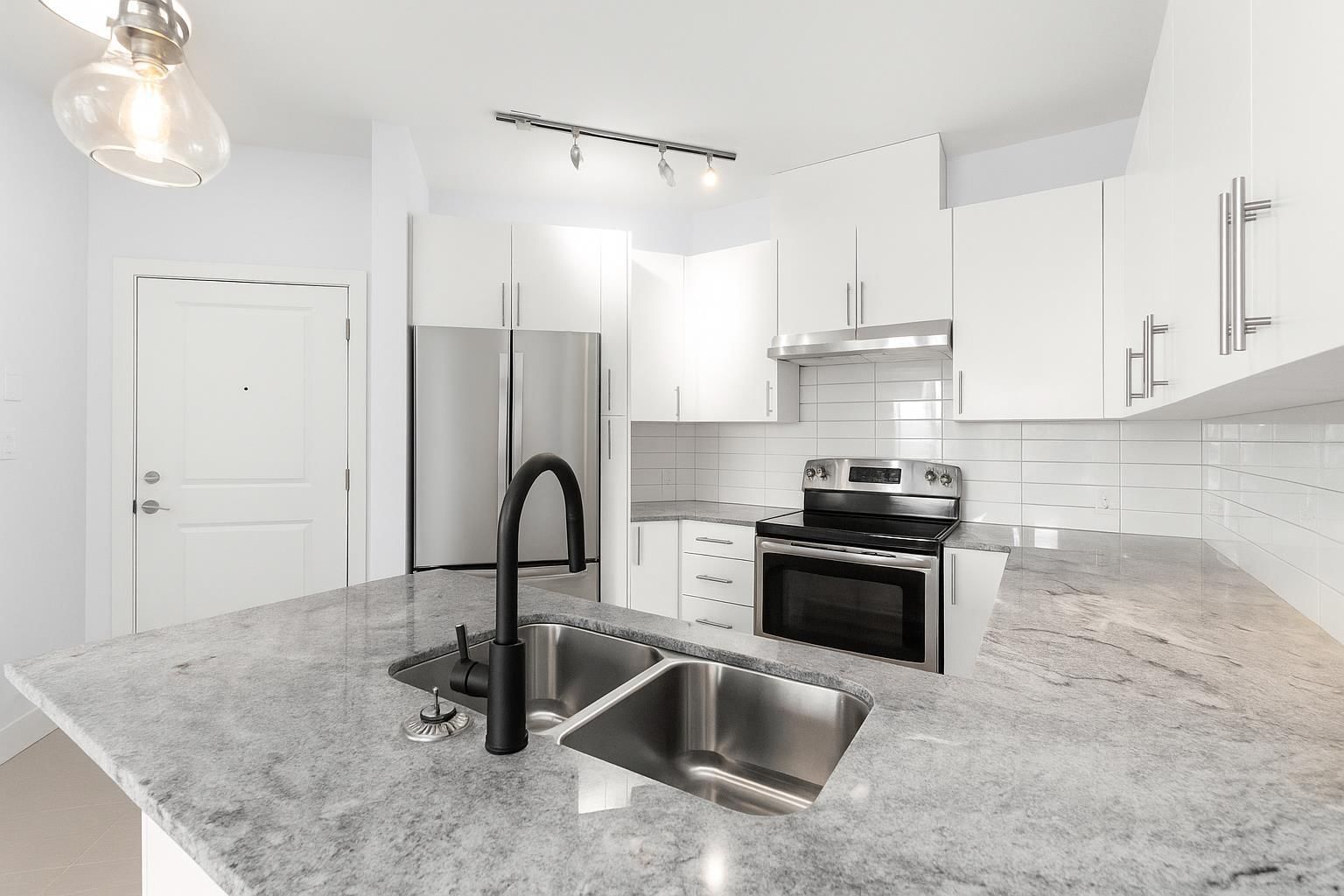 412 - 15956 86A AVENUE Image 3