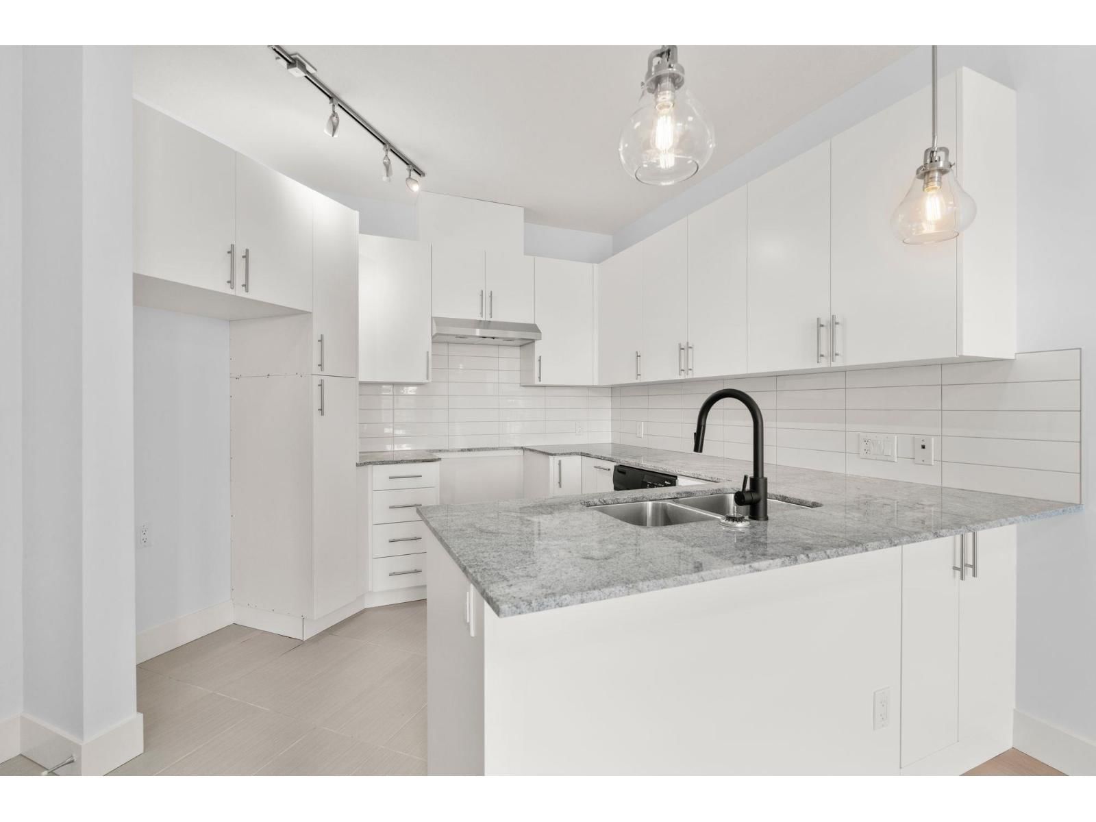 412 - 15956 86A AVENUE Image 9