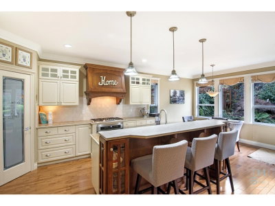 35778 MARSHALL Road | Abbotsford British Columbia | Slide Image Four
