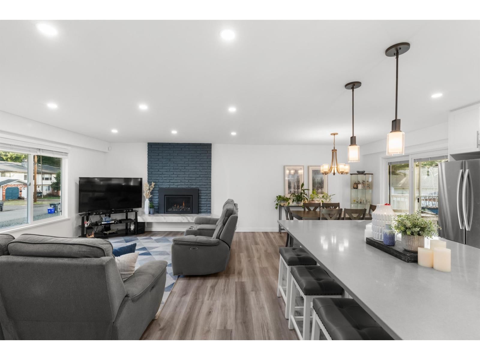 20754 39A AVENUE Image 3