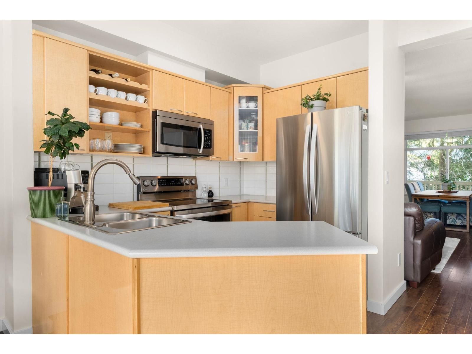 41 - 2678 KING GEORGE BOULEVARD Image 15