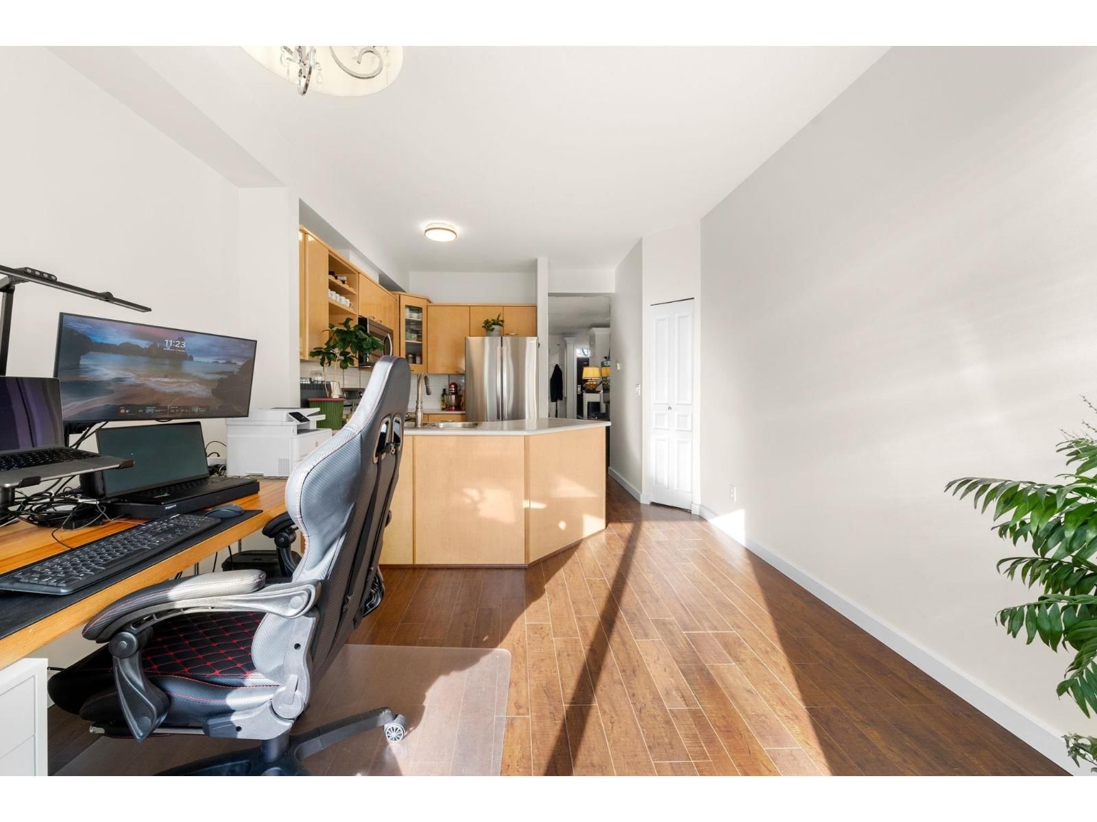 41 - 2678 KING GEORGE BOULEVARD Image 17