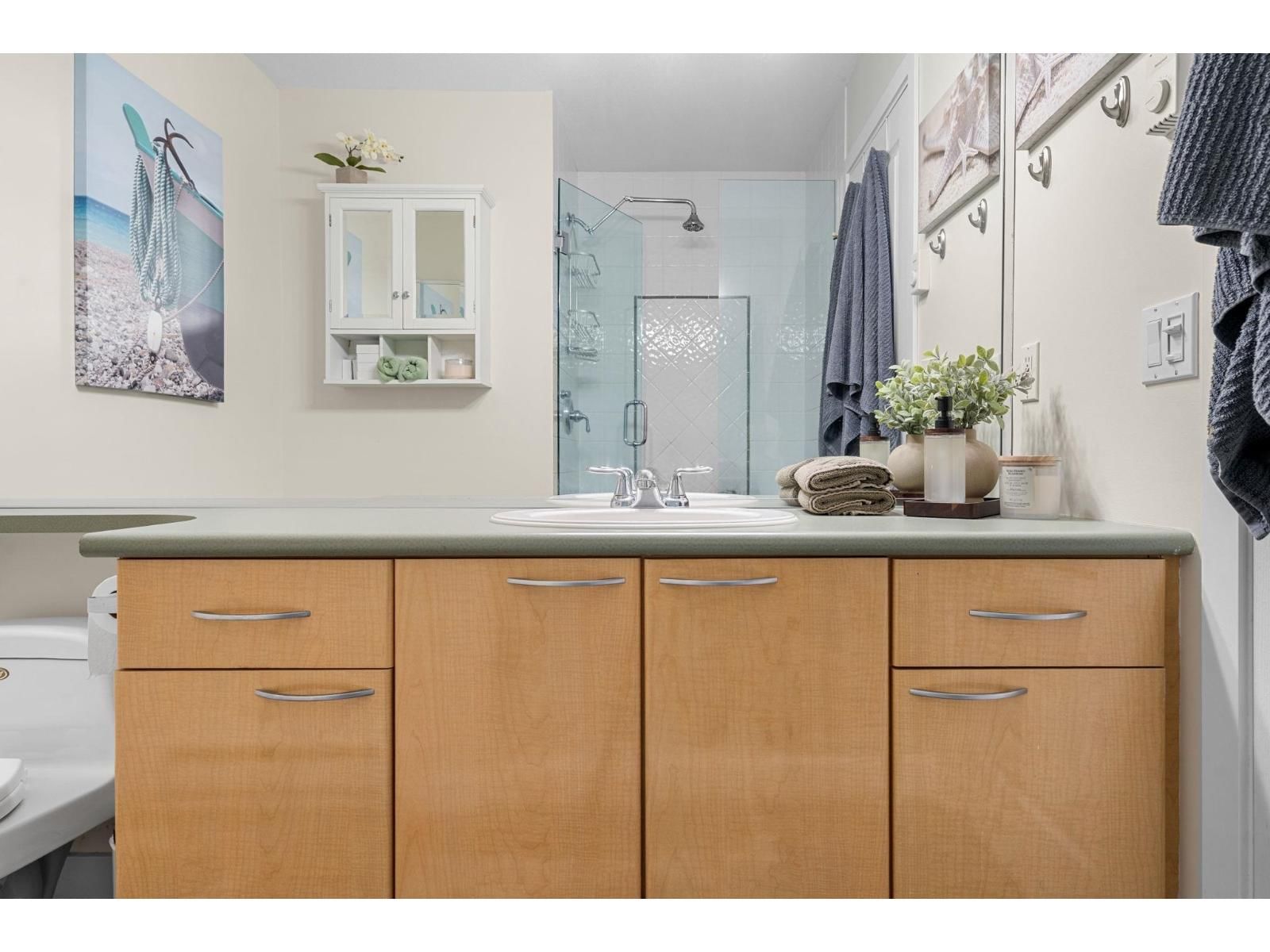 41 - 2678 KING GEORGE BOULEVARD Image 32