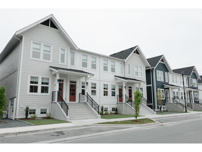 7300 COPPERWOOD Street Chilliwack British Columbia, V2R 6G7 - 3 Bedrooms Home For Sale