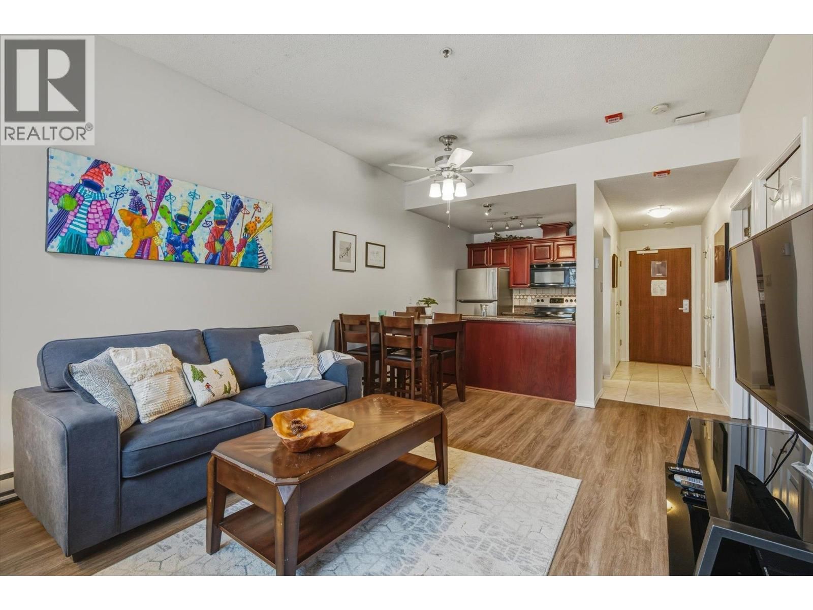 106 4573 CHATEAU Boulevard property photo