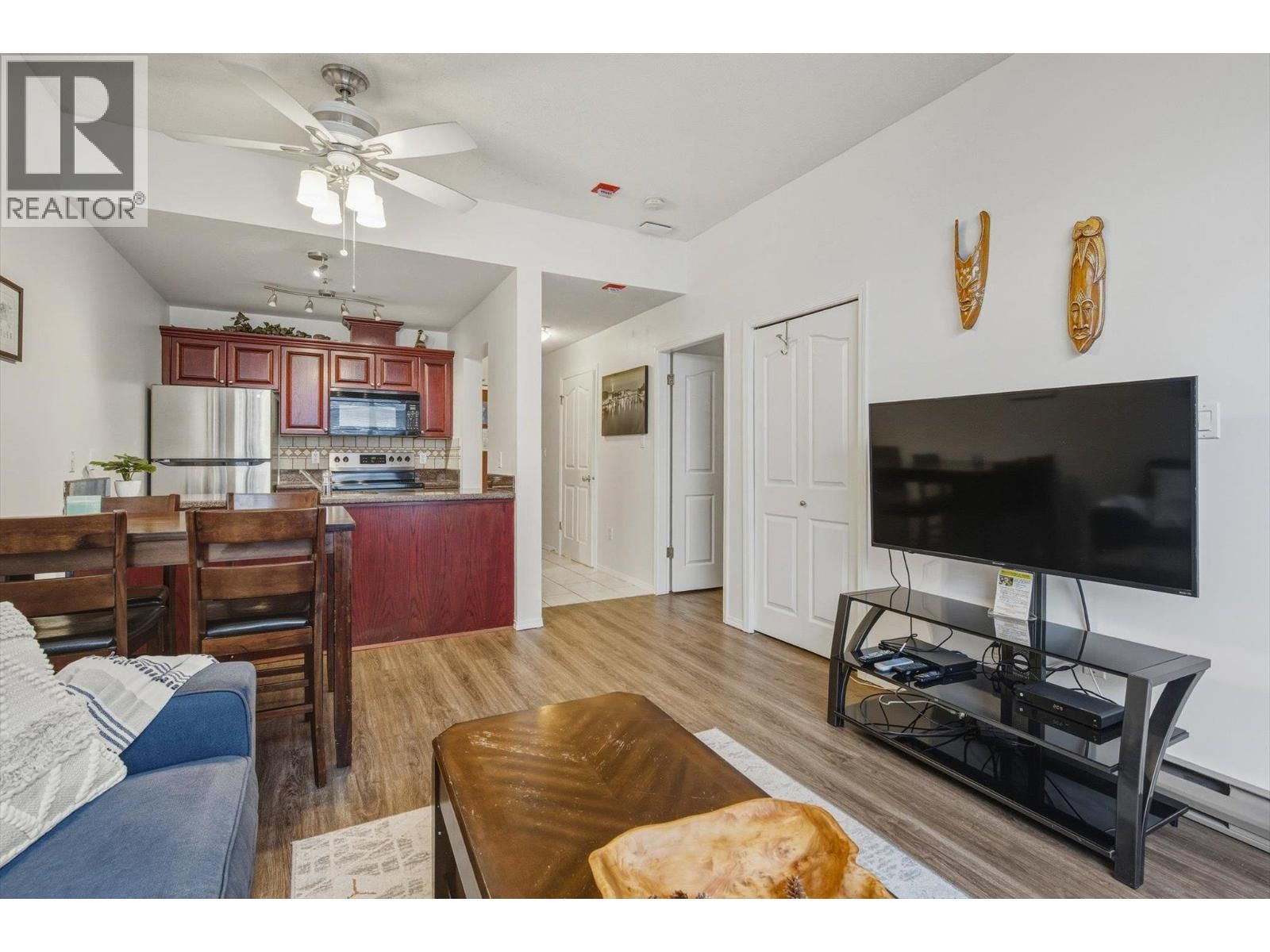 106 4573 CHATEAU Boulevard property photo