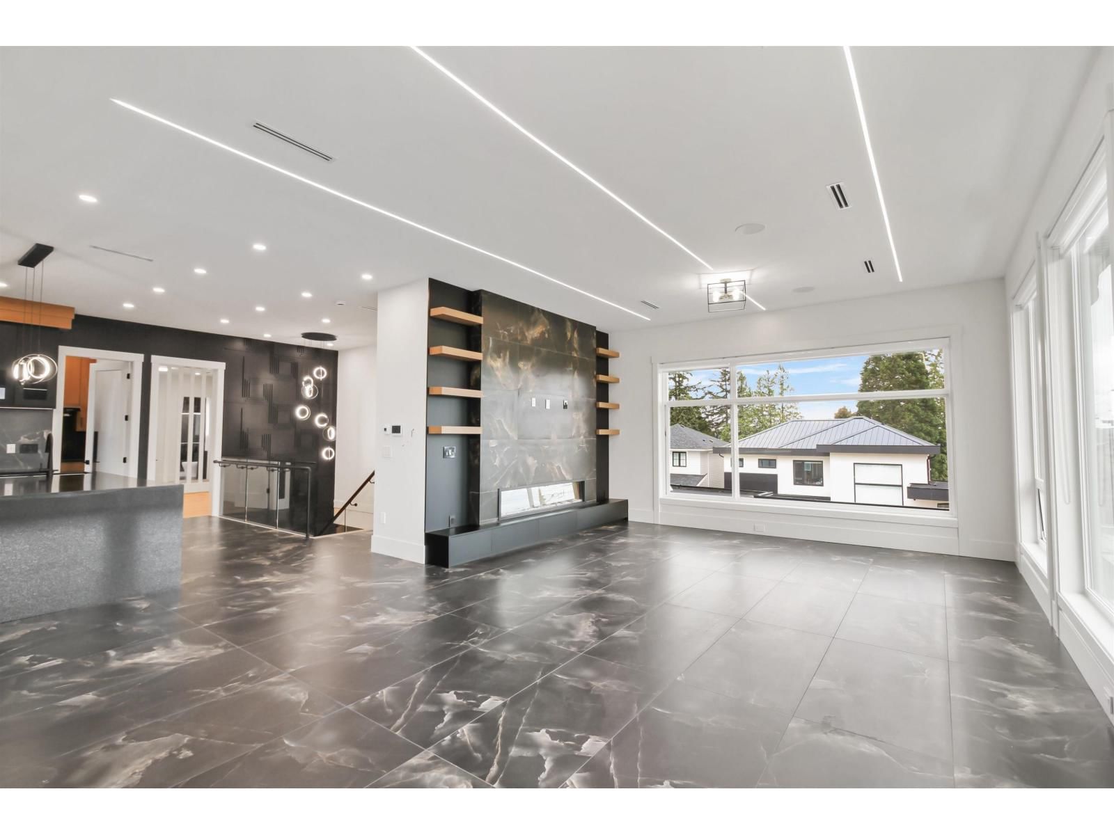16019 9A AVENUE Image 7
