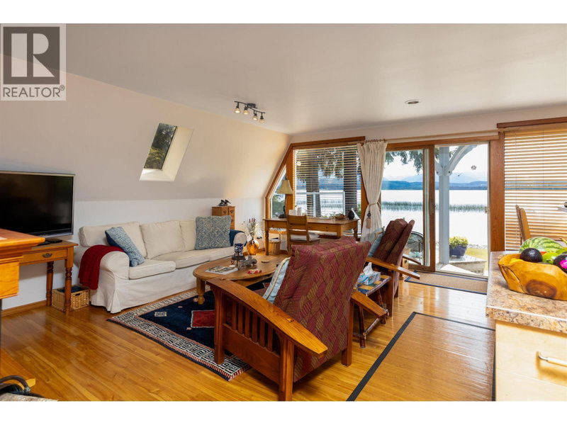 4685 LAKESIDE Drive, Terrace, V8G1T1 | Image 2