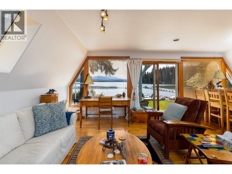 4685 LAKESIDE Drive, Terrace, V8G1T1 | Image 3