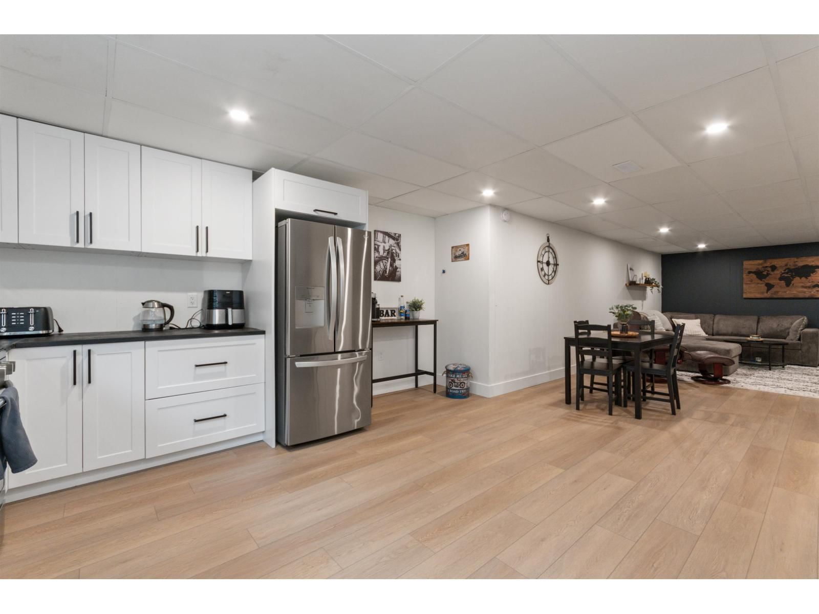 45601 FERNWAY AVENUE Image 24