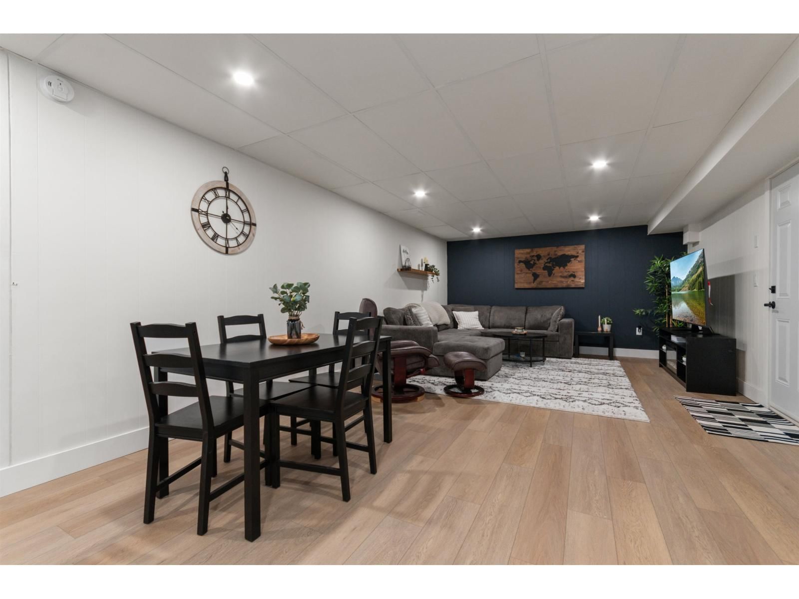 45601 FERNWAY AVENUE Image 26