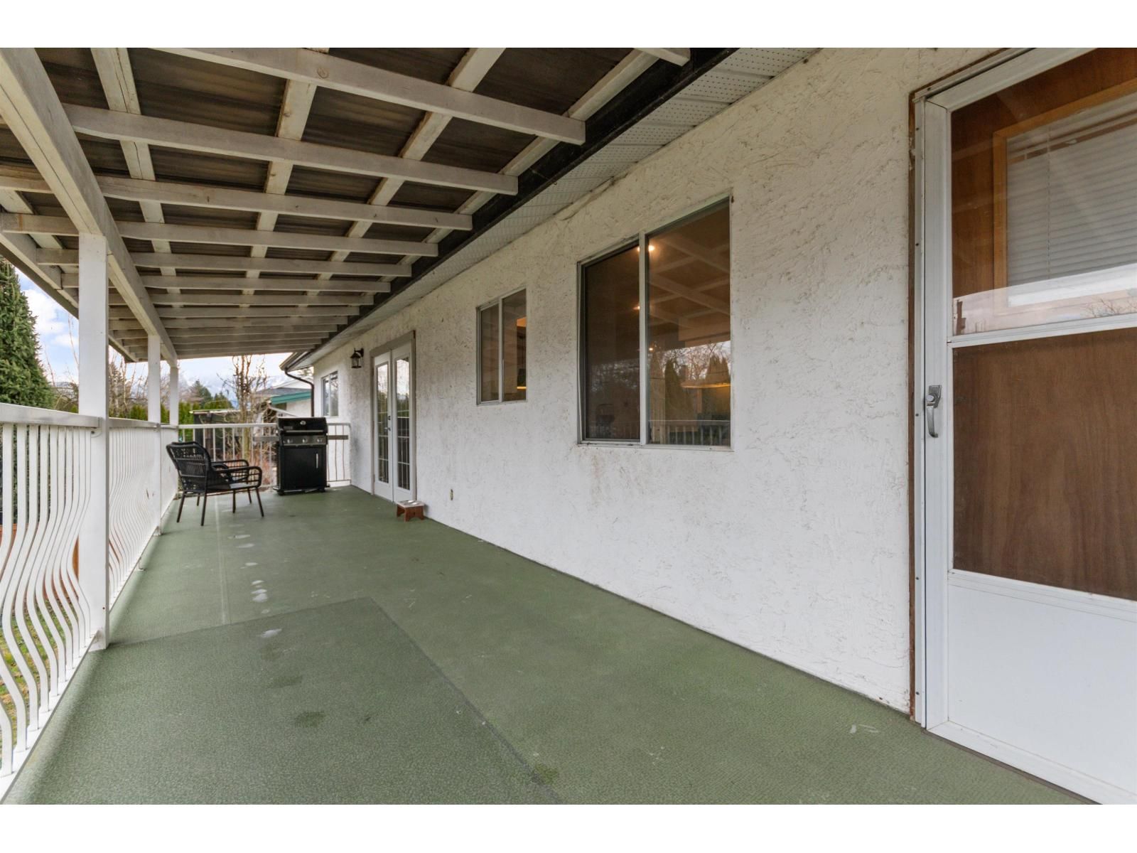 45601 FERNWAY AVENUE Image 35