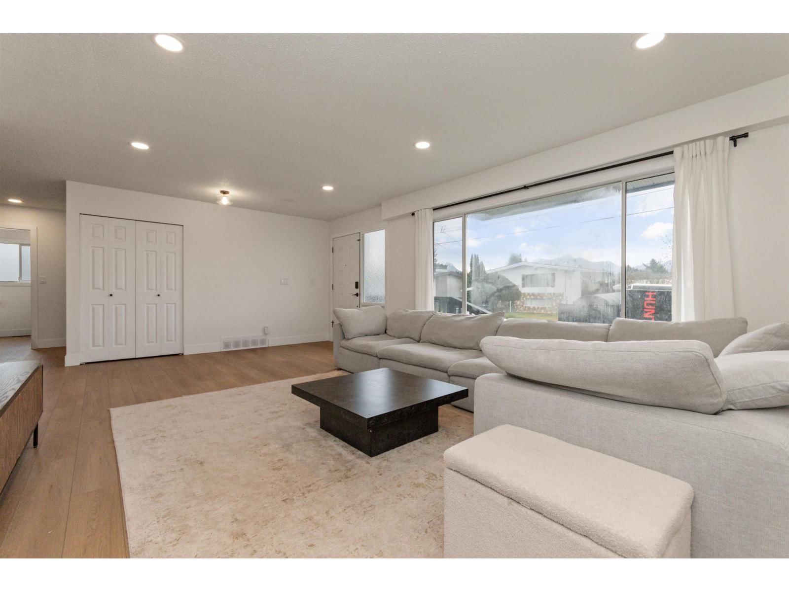 45601 FERNWAY AVENUE Image 7