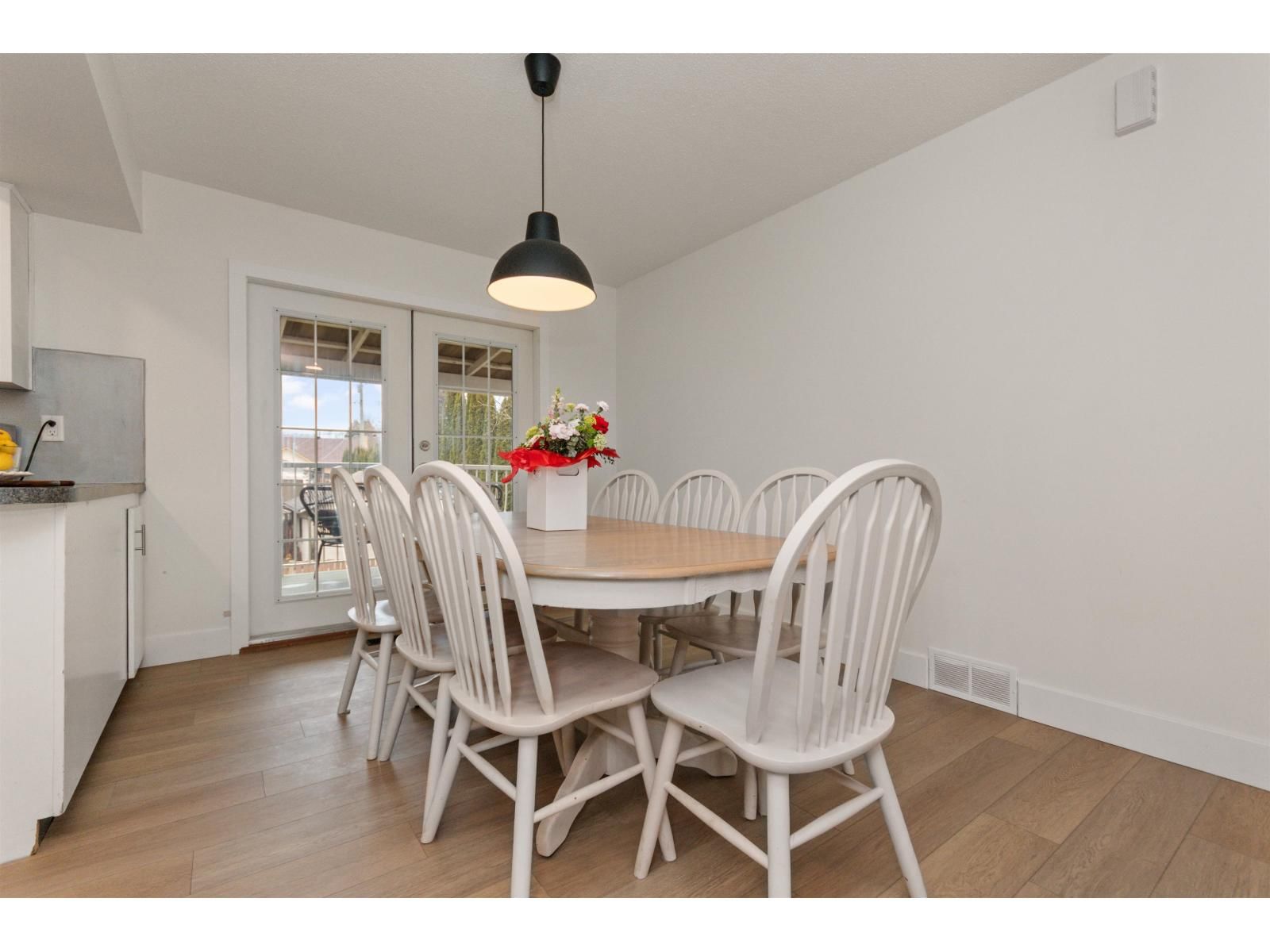 45601 FERNWAY AVENUE Image 9