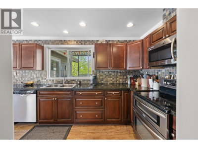 5405 CHAMBERLAYNE Avenue | Delta British Columbia | Slide Image Four