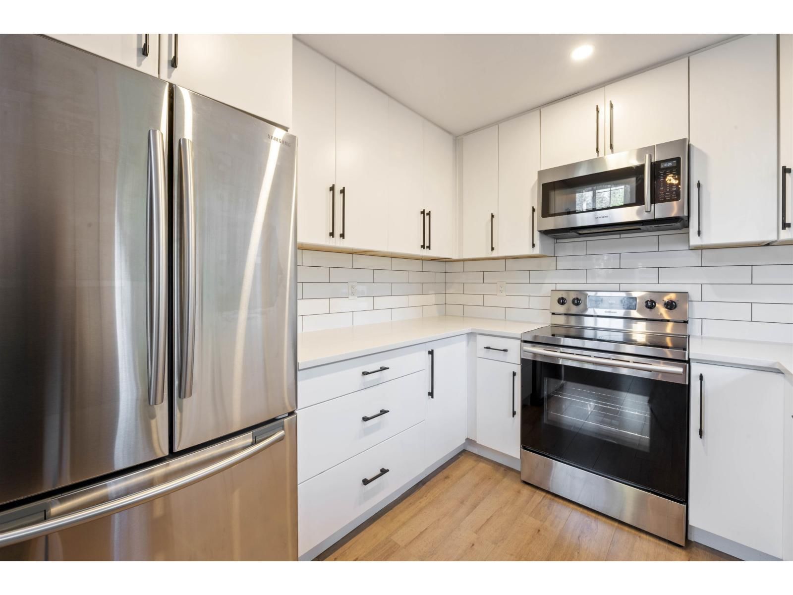 20492 43 AVENUE Image 36