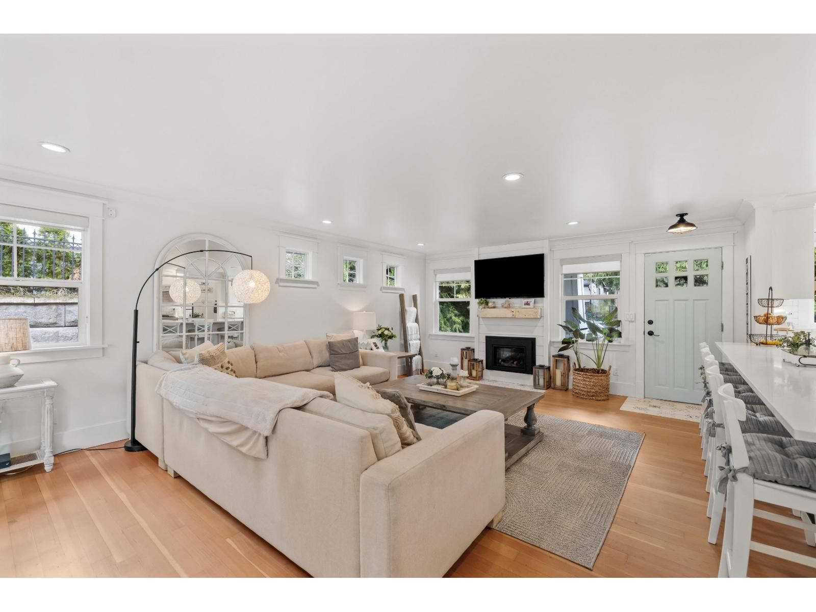 20492 43 AVENUE Image 6