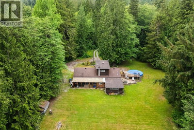 11760 272 Street | Maple Ridge British Columbia | Slide Image Two
